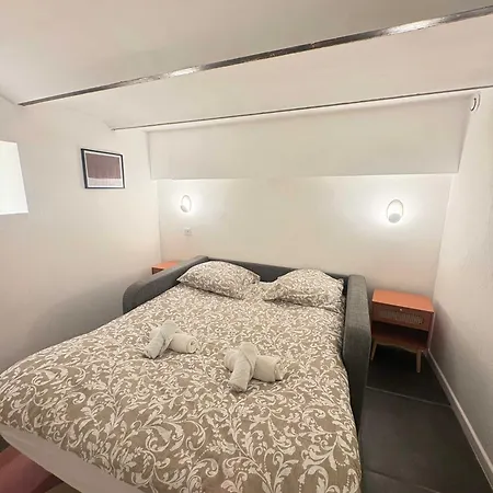 Apartmán T4 Front De Piscine Interieure Privee Clim